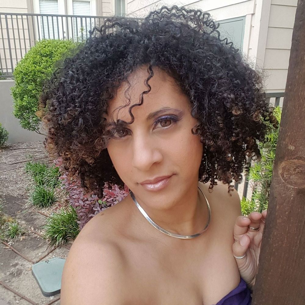 Meet your Posher, Denise